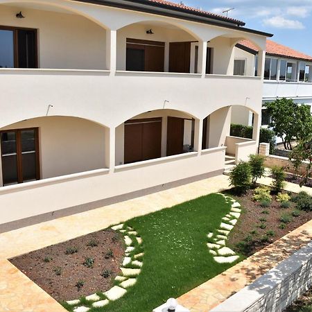 Apartmani Diana Novigrad Istria 外观 照片