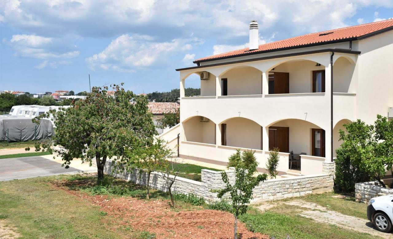 Apartmani Diana Novigrad Istria 外观 照片