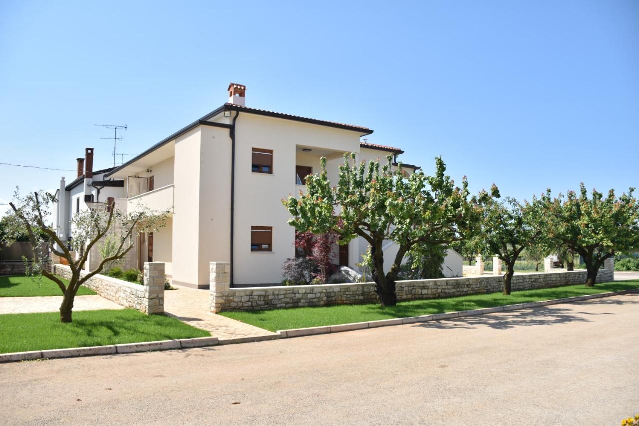 Apartmani Diana Novigrad Istria 外观 照片