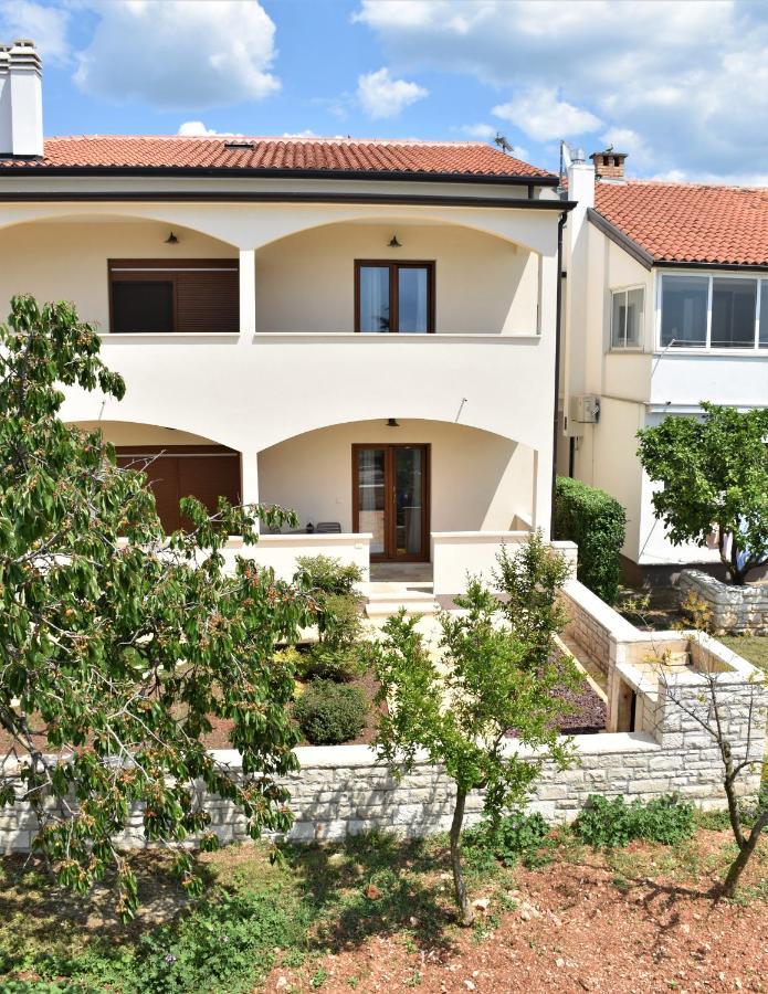 Apartmani Diana Novigrad Istria 外观 照片