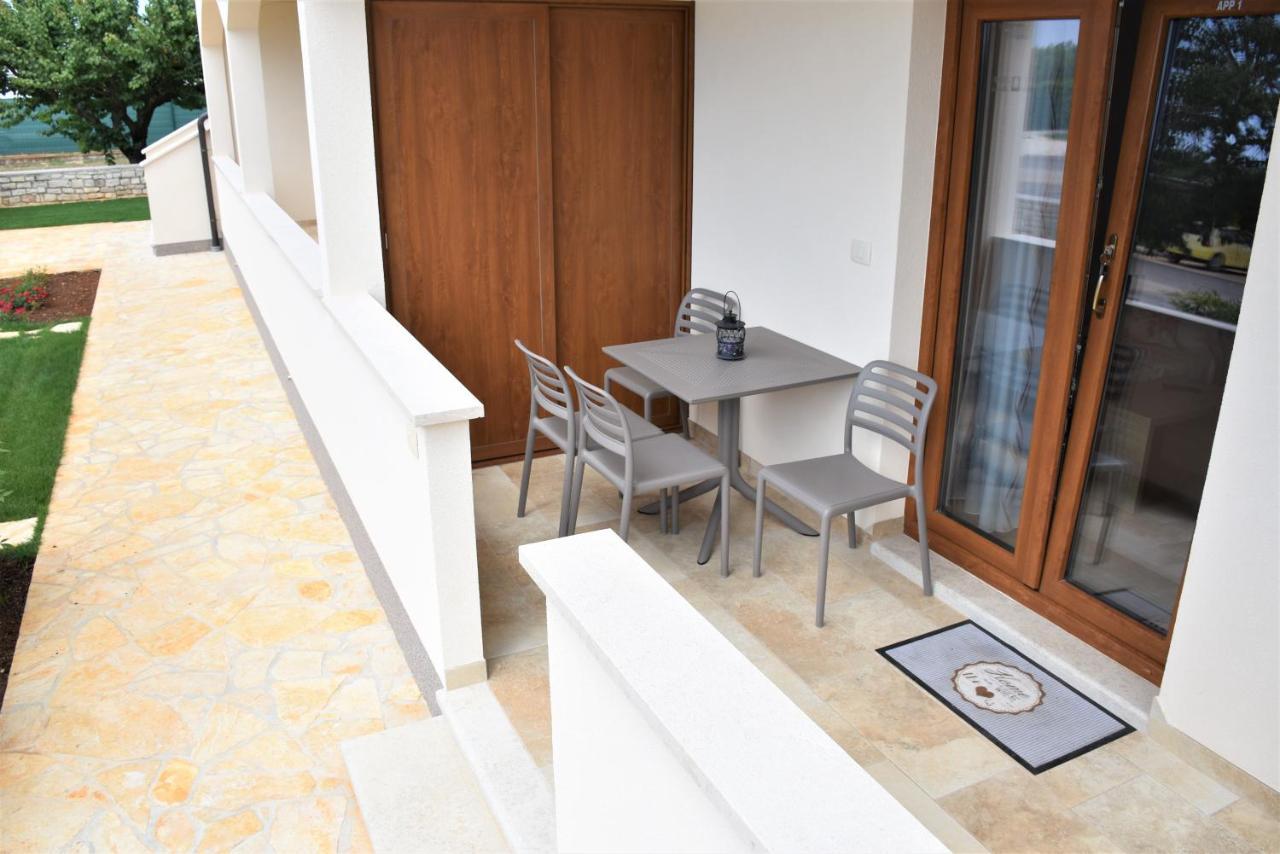 Apartmani Diana Novigrad Istria 外观 照片